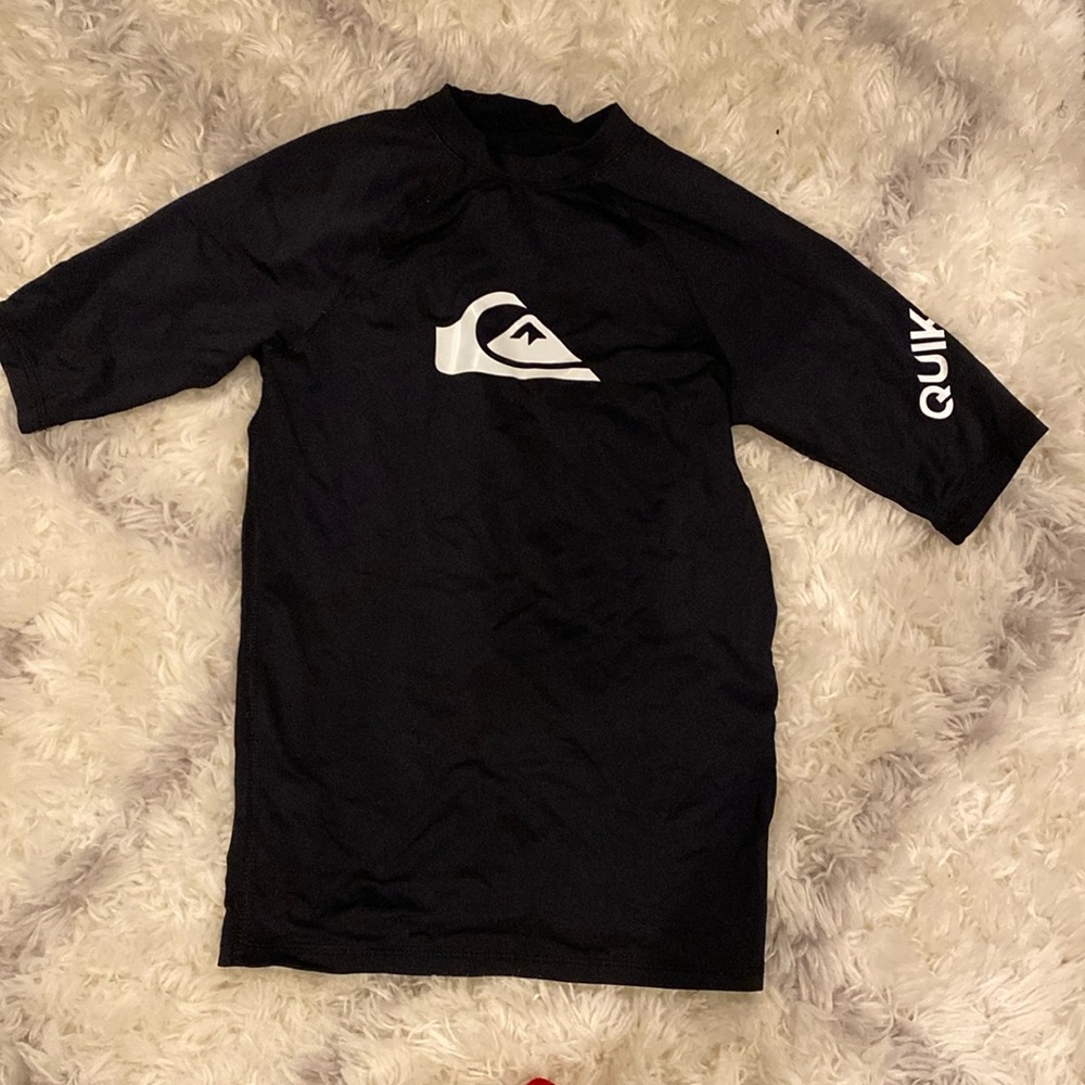 MAKE OFFER - Boys Quicksilver short sleeved rash guard. Size small.